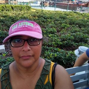 Meet your Posher, Denise